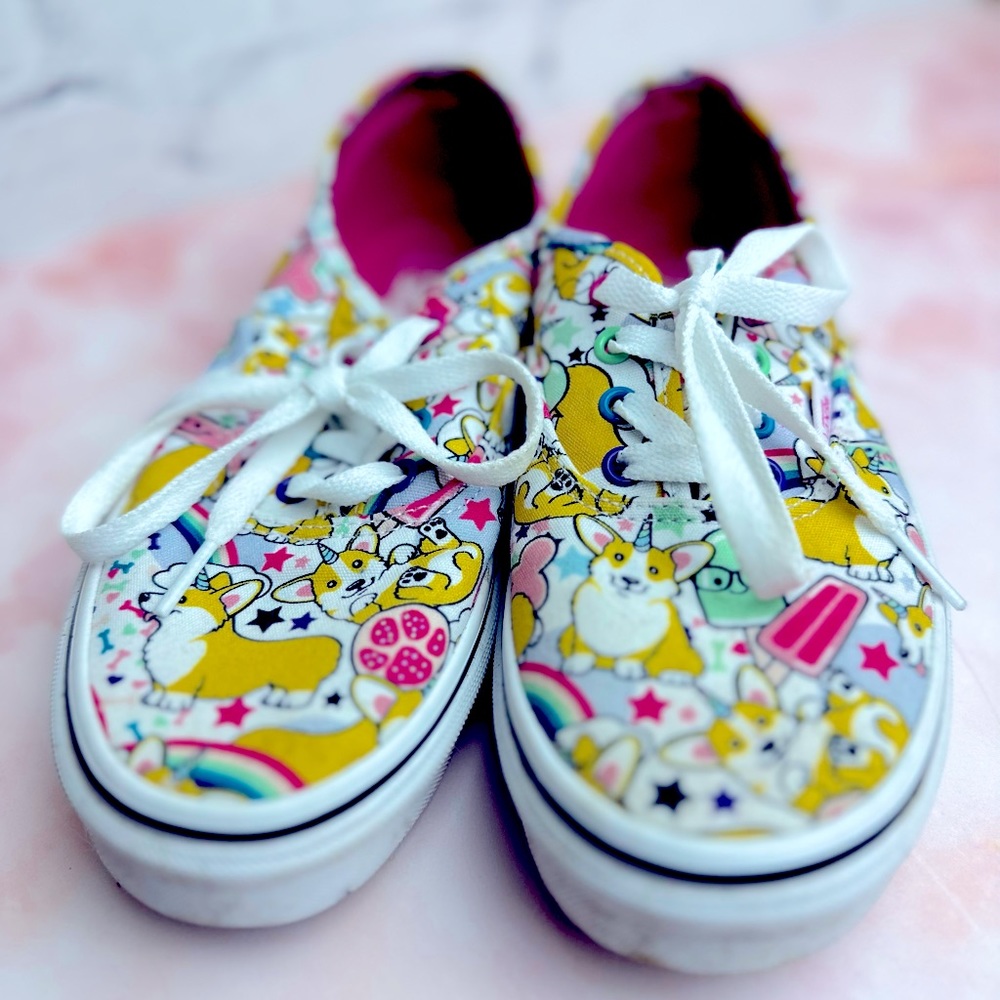 2020 Corgi Vans, very gently used (twice). Size 5.0 JUNIORS